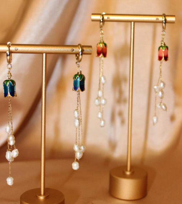 Huureiyah Freshwater Pearl Earrings